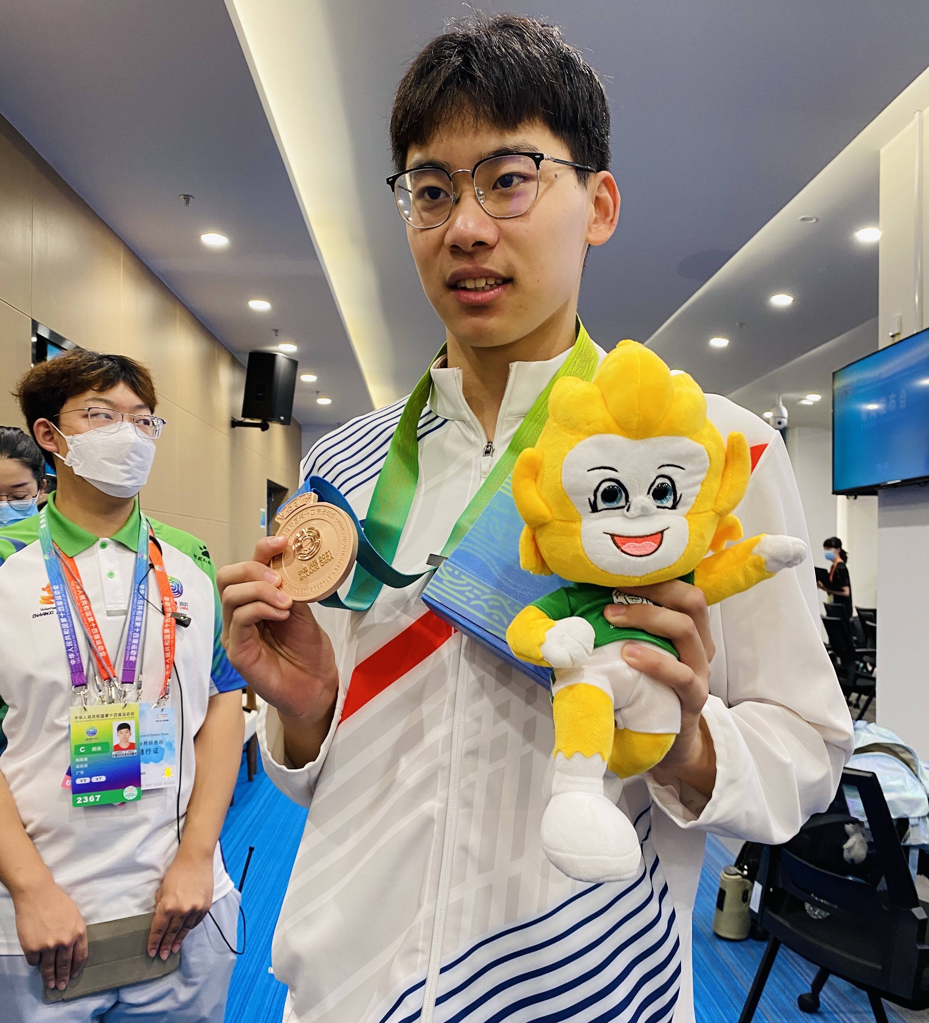 圣卢西亚击剑选手登上领奖台