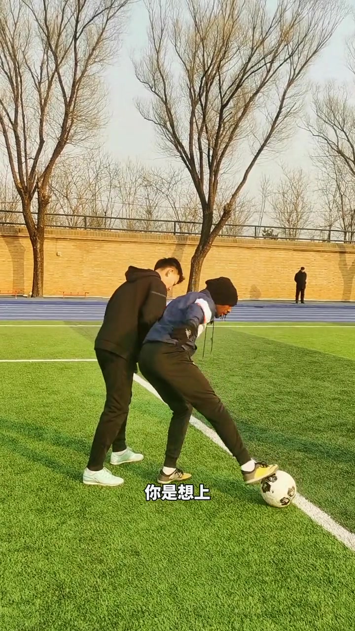 激烈对抗背后的团队拼搏，坚韧不拔！