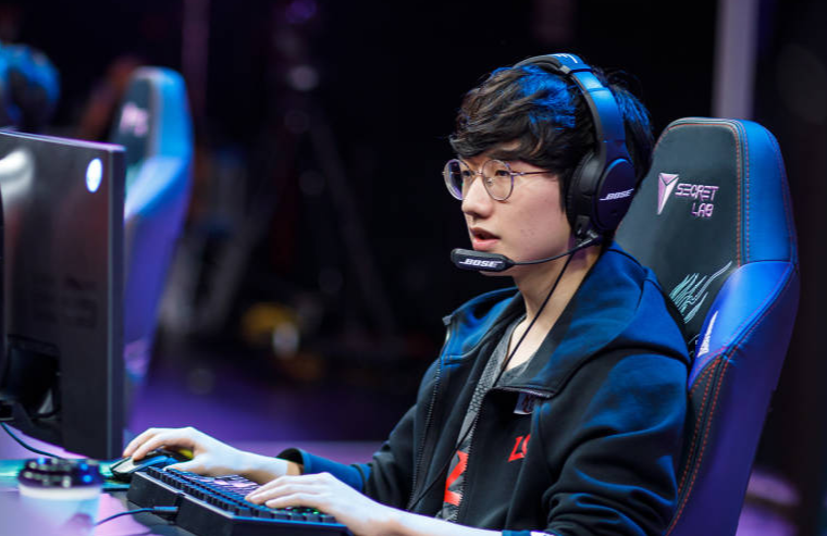 TL碾压FNC，Peanut拿下关键大龙宿命之战半决赛，成为赛场最大亮点的简单介绍