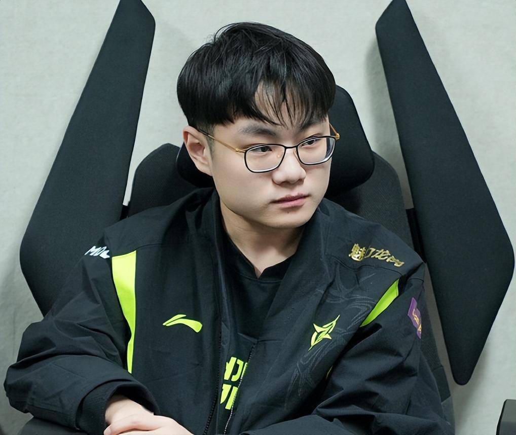 PG电子官方-关于G2险胜V5，ShowMaker极限生还后反打宿敌对决半决赛，让粉丝疯狂欢呼的信息