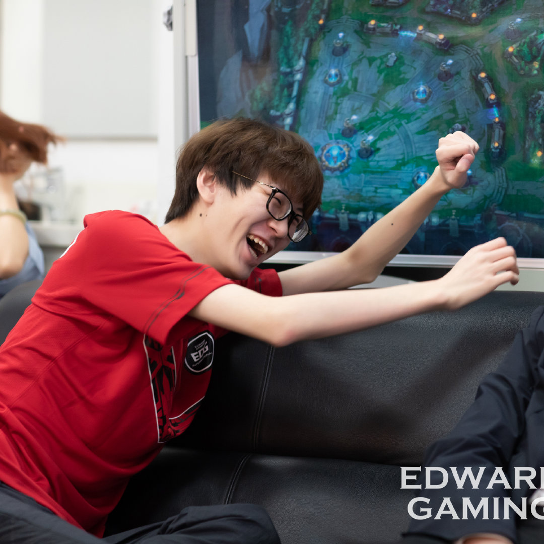 包含HKA血洗BLG,Bin团战一打五顶尖较量淘汰赛,成为赛场最大亮点的词条 包含HKA血洗BLG,Bin团战一打五顶尖较量淘汰赛,成为赛场最大亮点的词条