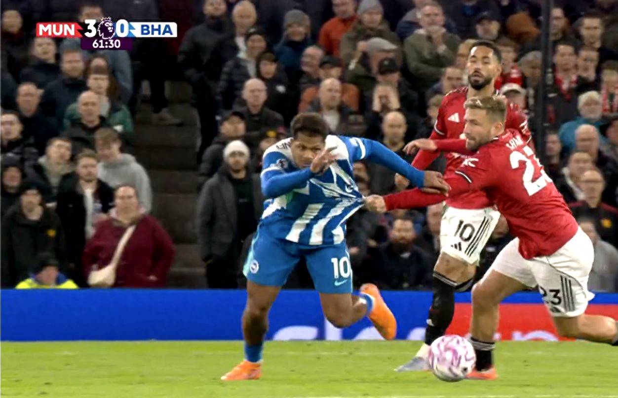 加布里尔遭伤病困扰，曼联后防再次换防！