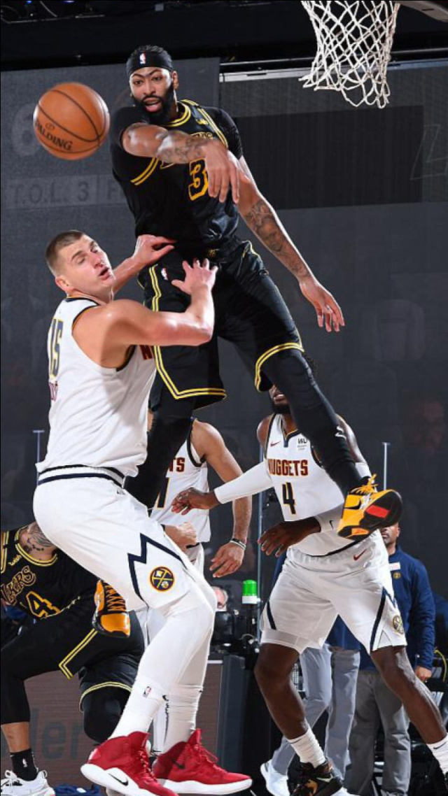 深圳队翻盘掘金，浓眉哥统治全场的简单介绍